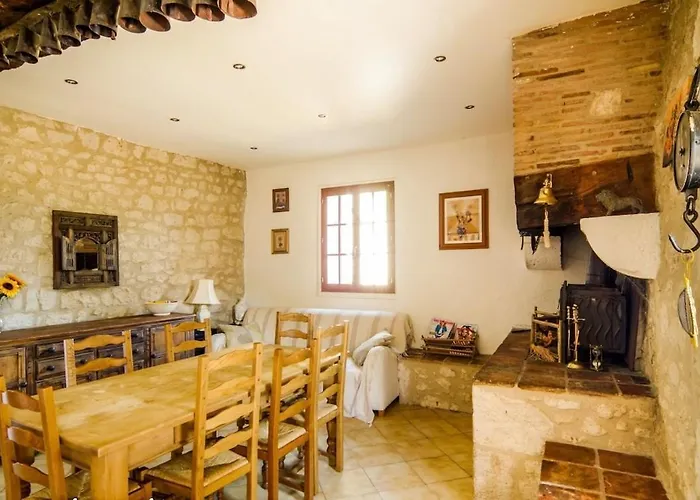 펜션 Detached Rural Barn With Private Pool *