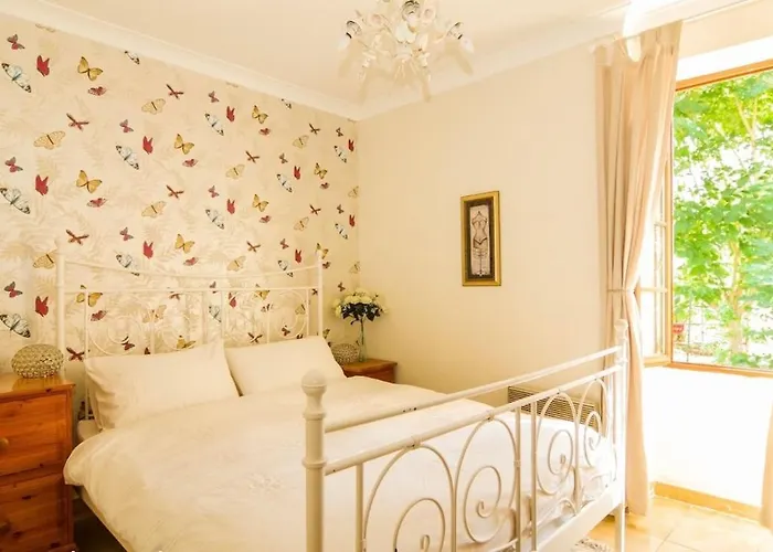 Detached Rural Barn With Private Pool 펜션 *