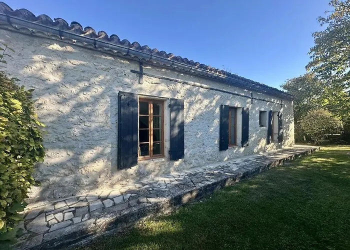 Detached Rural Barn With Private Pool *