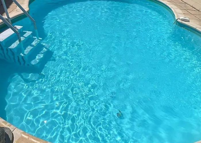 Detached Rural Barn With Private Pool *